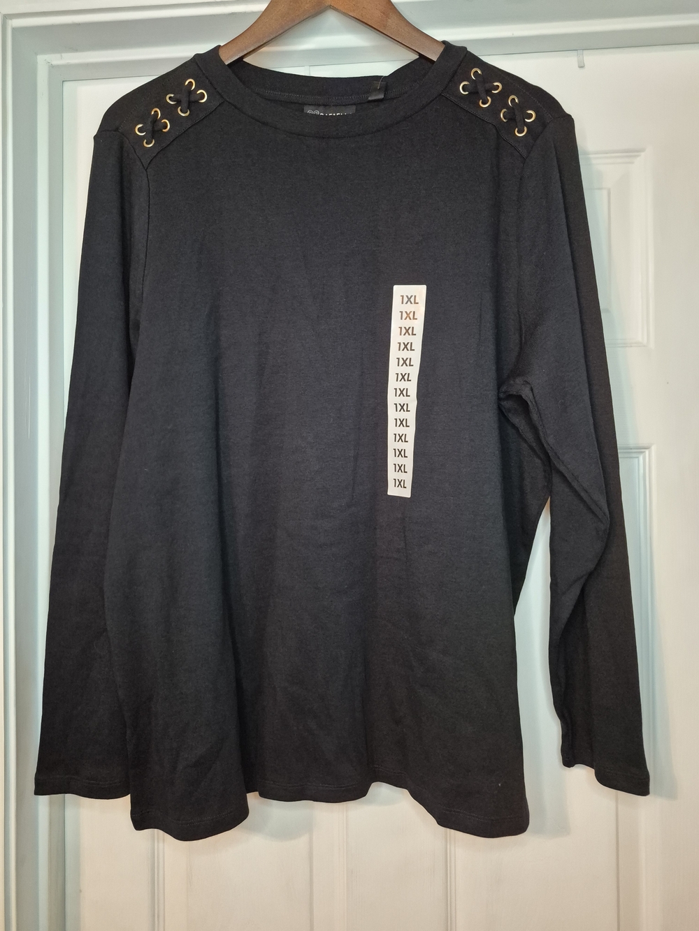 Rafaella Black Long Sleeve Top with Gold Eyelet Shoulder Detail 1xl NWT